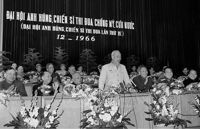 Chủ tịch Hồ Chí Minh - người sống mãi với non sông Việt Nam